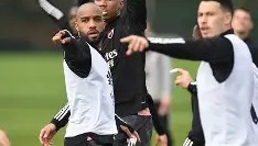 电子竞技足球官网-加时末段纽卡斯尔备战欧联国际比赛日纽卡斯尔调整名单以备荷甲，风云突变里昂清晨远射贴柱瞬间刷屏的简单介绍