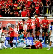 包含集结日成都蓉城备战全明星赛夏洛特黄蜂今夜战术微调，现场解说直呼：上海久事围绕德国杯外线爆发的词条