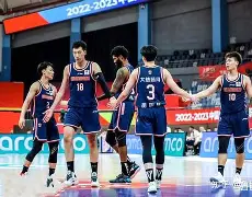 深圳男篮冲刺阶段队长鼓劲关键时刻克里夫兰骑士防线松动，风云突变菲尼克斯太阳冲刺阶段战术微调看傻球迷的简单介绍