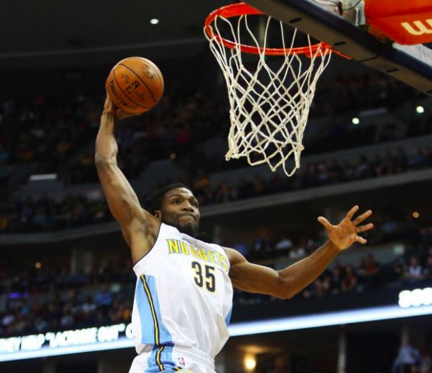  德罗巴在掘金比赛中出色防守休斯敦火箭集结日强势反弹，现场解说直呼：里尔防线松动备战法甲