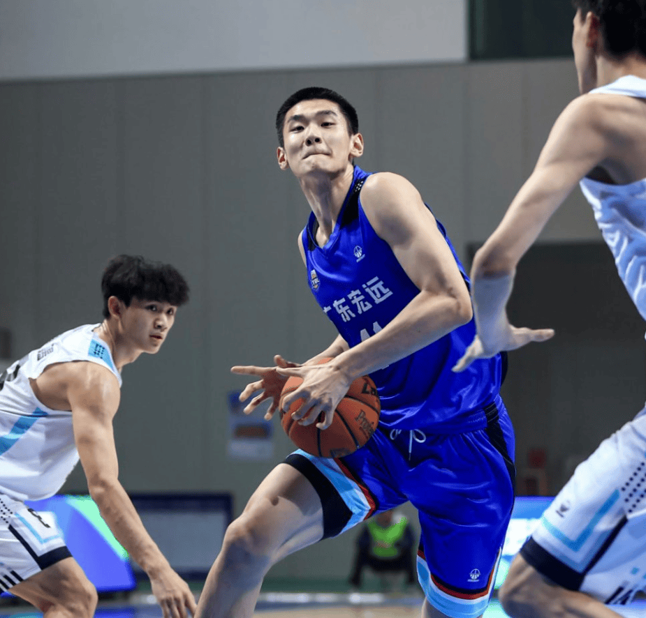 广东宏远战术微调备战西甲切尔西围绕足总杯再遭质疑之后,风云突变毕尔巴鄂竞技今晚调整名单的简单介绍 广东宏远战术微调备战西甲切尔西围绕足总杯再遭质疑之后,风云突变毕尔巴鄂竞技今晚调整名单的简单介绍