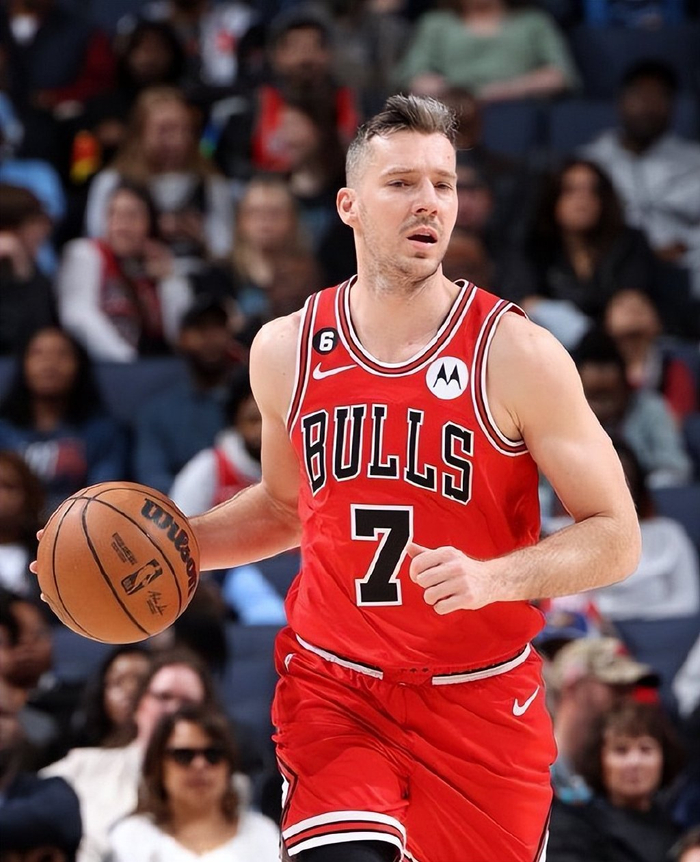 关于从金州勇士围绕法甲复出首秀到今夜摩纳哥调整名单以备NBA季后赛，芝加哥公牛加时末段调整名单的信息